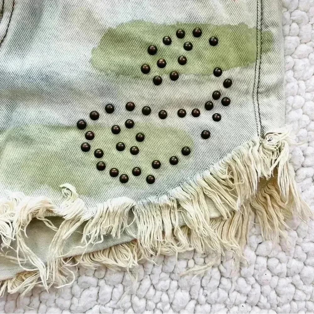 Free People Green Camouflage Embrllish Cheeky‎ Distress Fray Jean Shorts Size 25